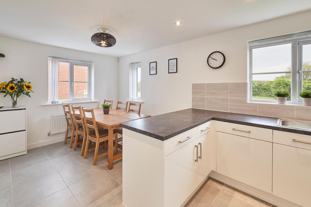 Host & Stay - Cayton Bay Cottage Buitenkant foto