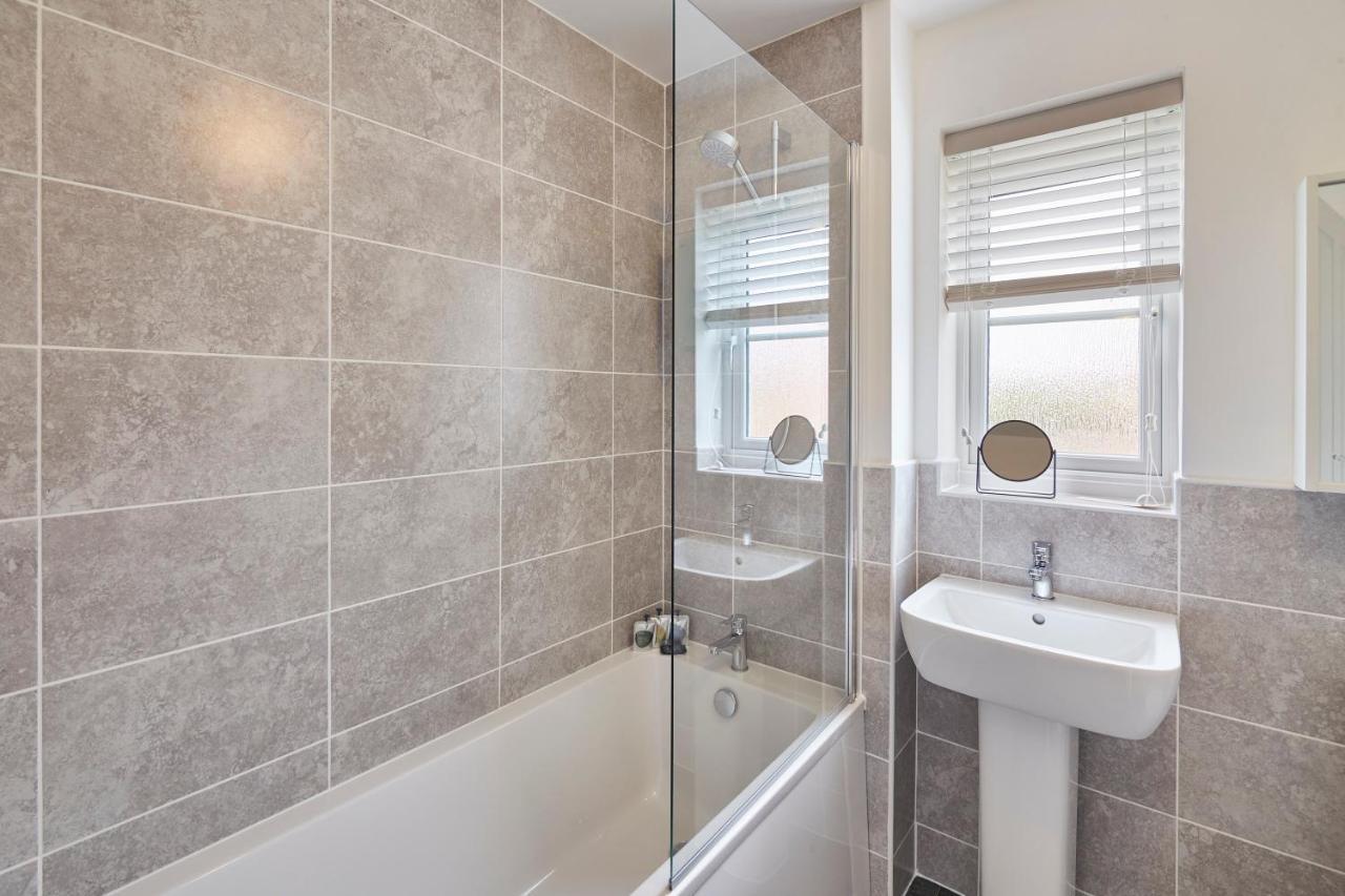 Host & Stay - Cayton Bay Cottage Buitenkant foto